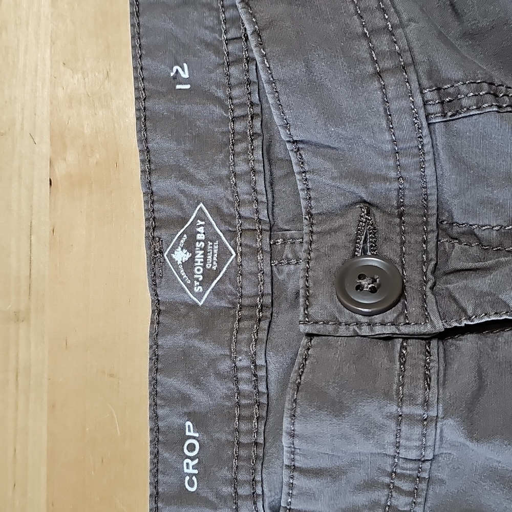 ⚙️ St. John's Bay Cargo Capri Pants Gray Size 12 Utility - Picture 3 of 7